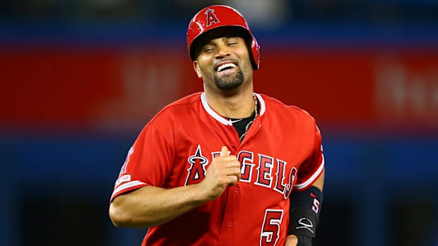 albert-pujols-jersey.jpg